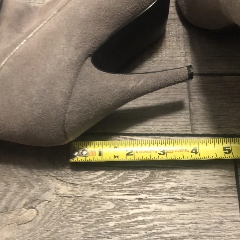 NOW!! Leather upper gray heeled booties with silver lining piping and bow